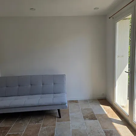 Yamna Apartman *